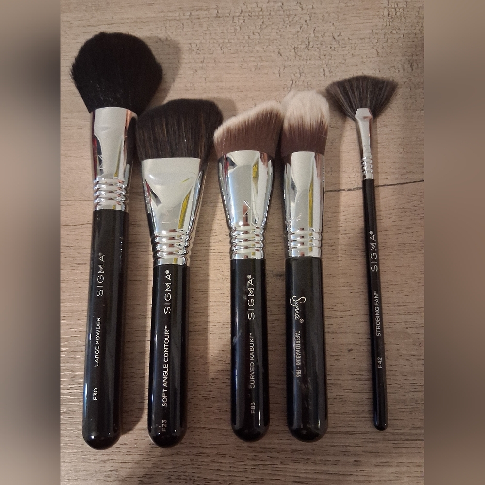 Set Of 5 Sigma Beauty Face Brushes - Picture 3 of 5